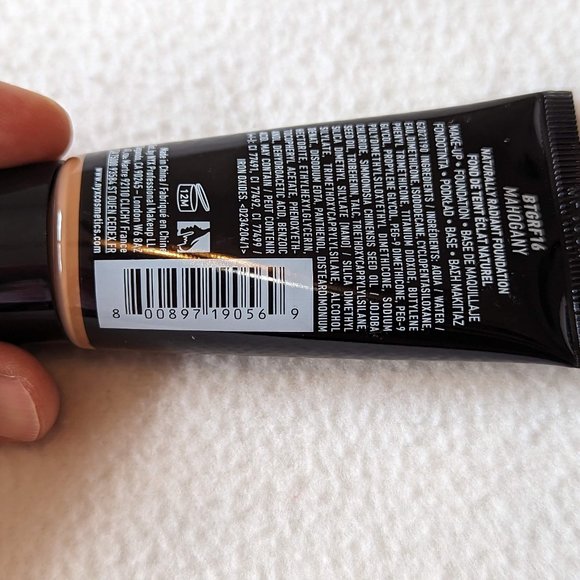 🌷4/$20 Mahogany BTGRF16 Born To Glow Naturally Radiant Foundation NYX - Picture 6 of 7